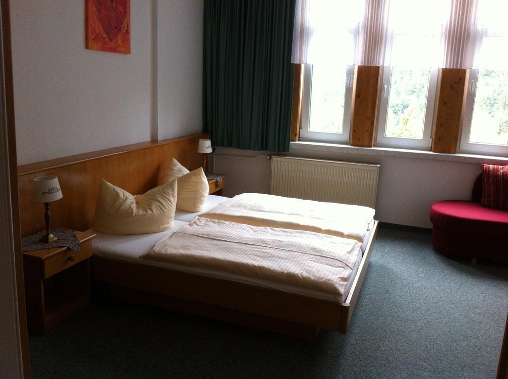 Pension Tannenrausch Friedrichroda Room photo